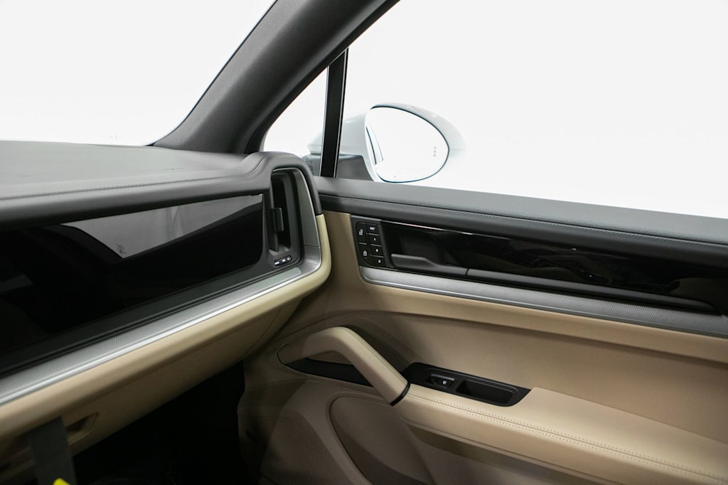 Thumbnail: 2026 Porsche Cayenne - 34
