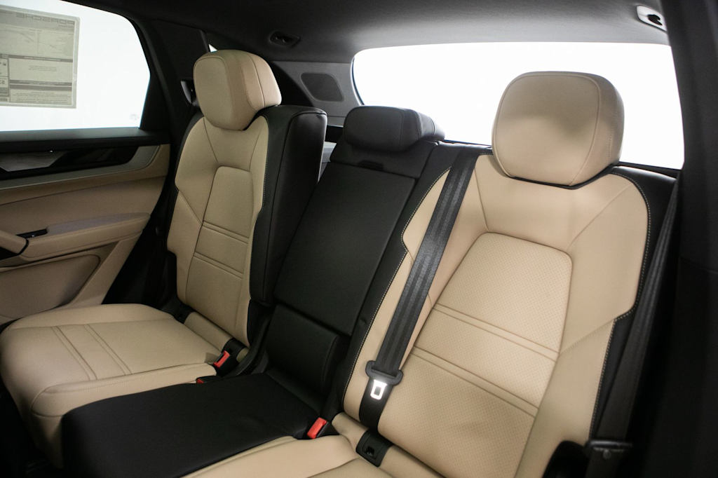 Thumbnail: 2026 Porsche Cayenne - 39
