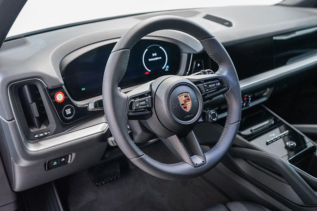 Thumbnail: 2026 Porsche Cayenne - 2