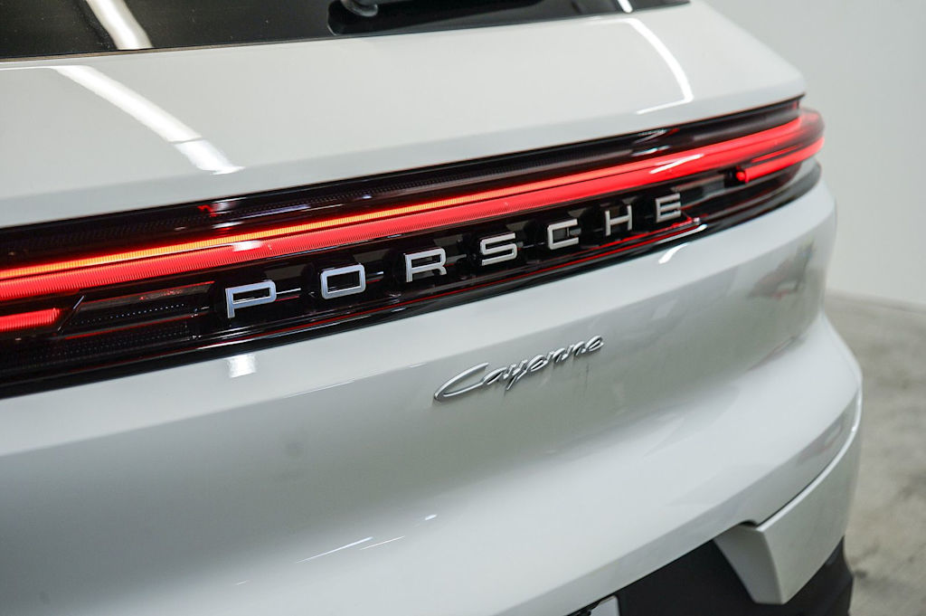 Thumbnail: 2026 Porsche Cayenne - 23
