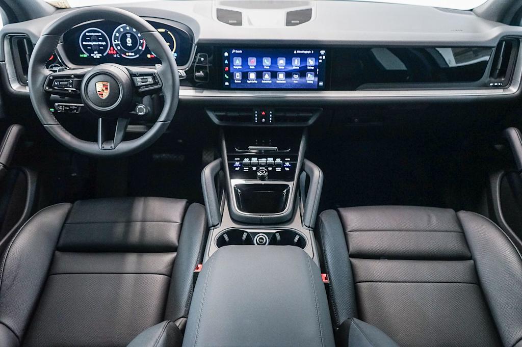 Thumbnail: 2026 Porsche Cayenne - 10