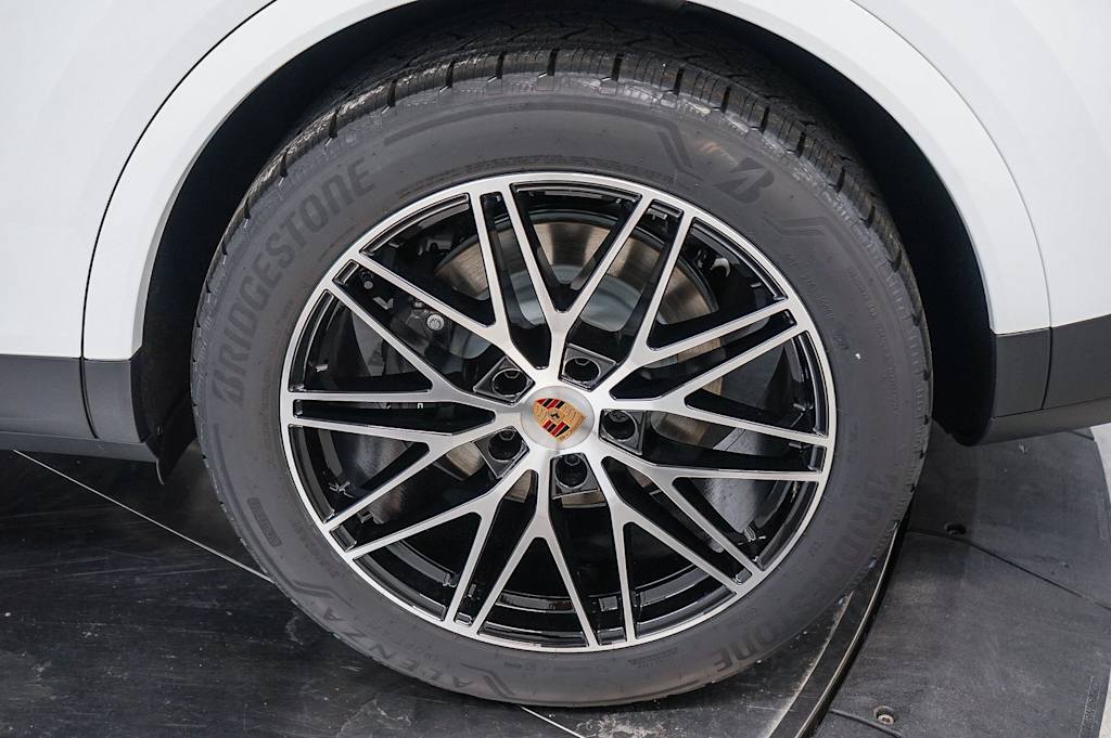 Thumbnail: 2026 Porsche Cayenne - 8