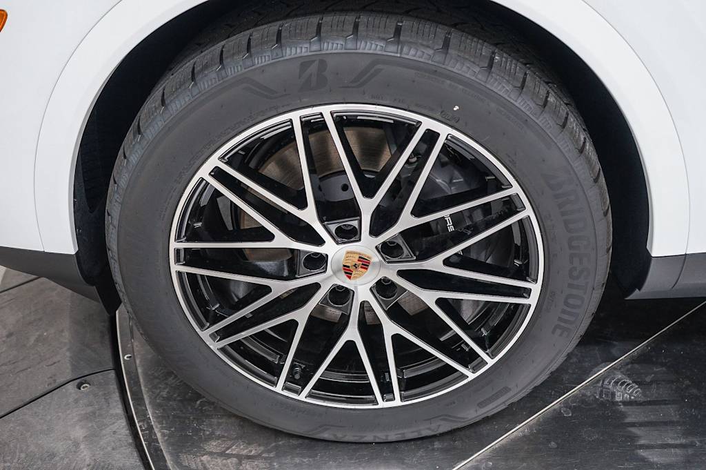 Thumbnail: 2026 Porsche Cayenne - 24