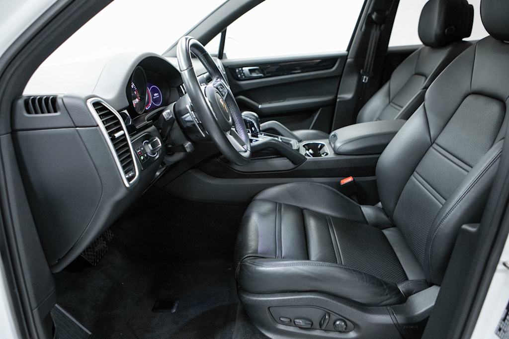 Thumbnail: 2022 Porsche Cayenne - 9