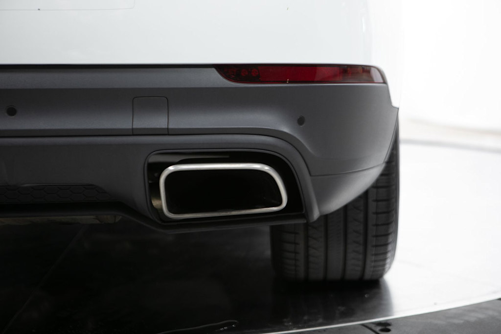 Thumbnail: 2022 Porsche Cayenne - 25