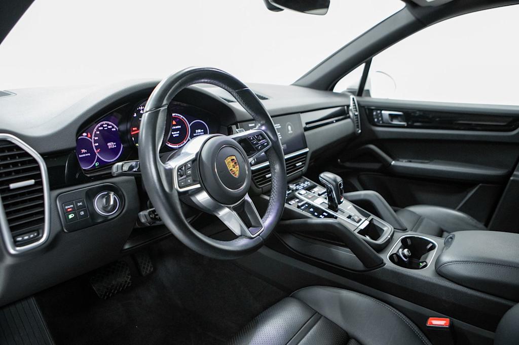 Thumbnail: 2022 Porsche Cayenne - 2