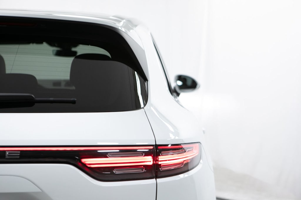 Thumbnail: 2022 Porsche Cayenne - 26
