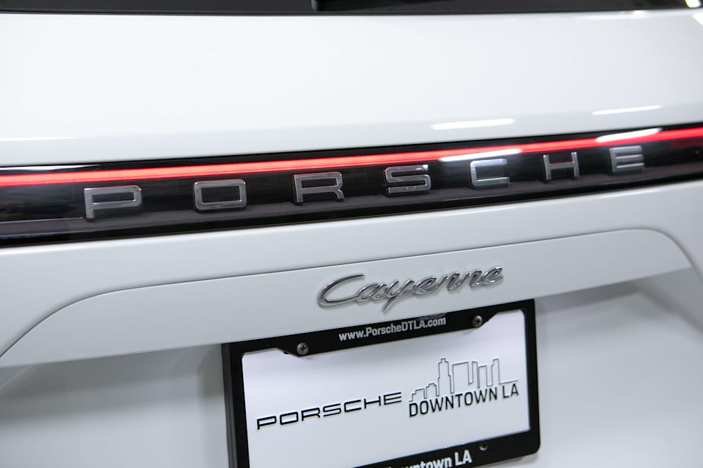 Thumbnail: 2022 Porsche Cayenne - 24