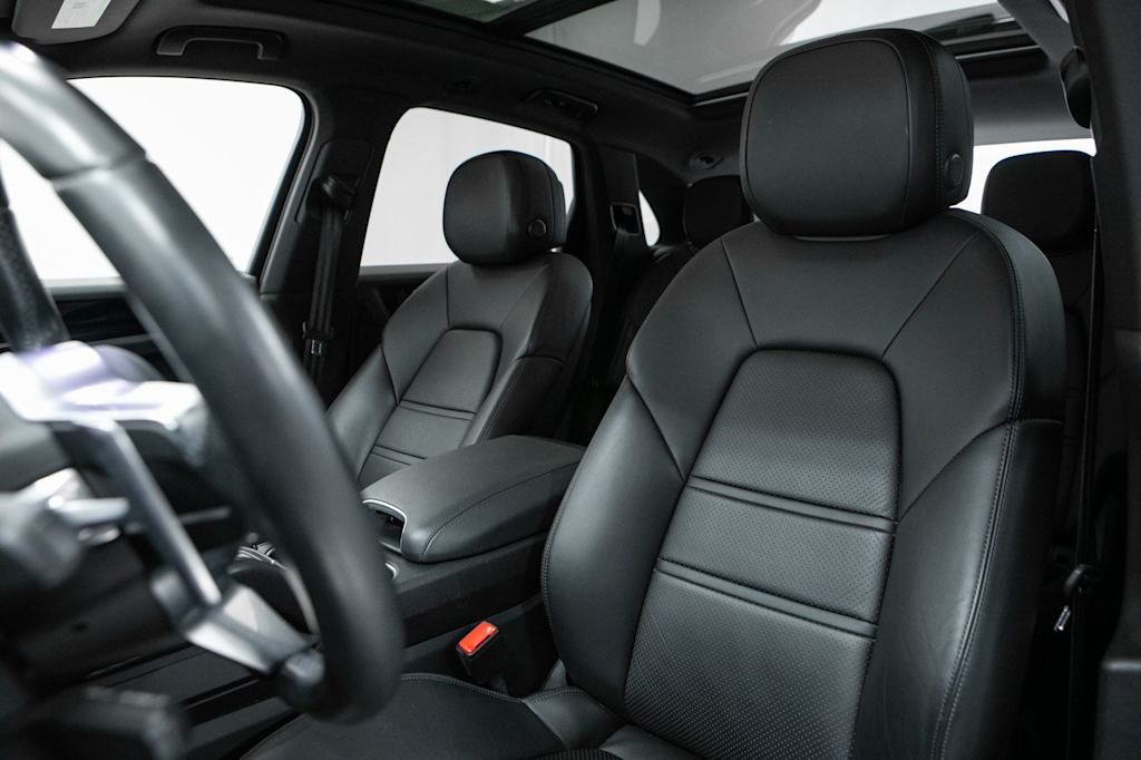 Thumbnail: 2022 Porsche Cayenne - 8