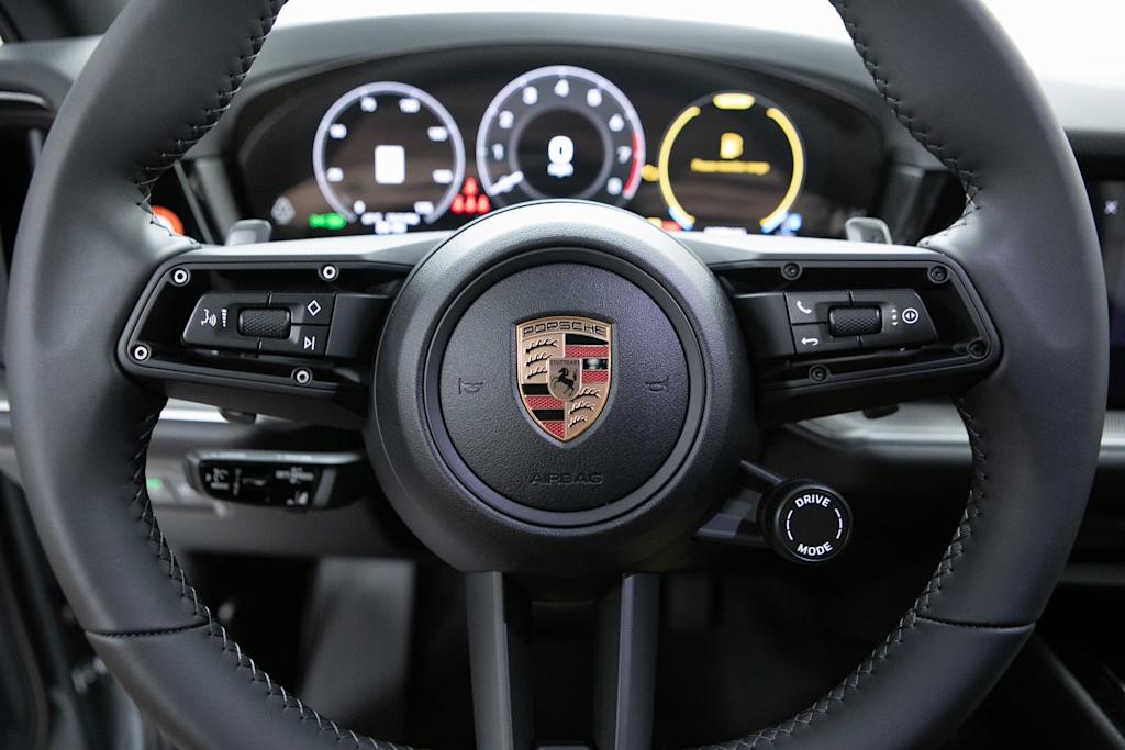 Thumbnail: 2026 Porsche Cayenne - 17