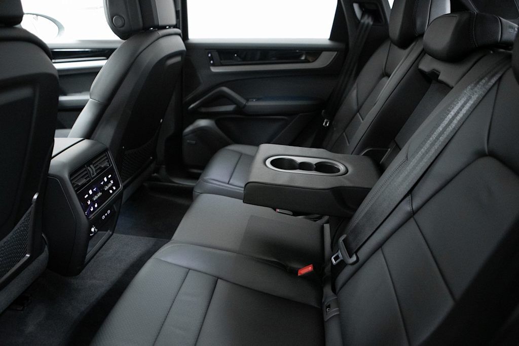 Thumbnail: 2026 Porsche Cayenne - 27