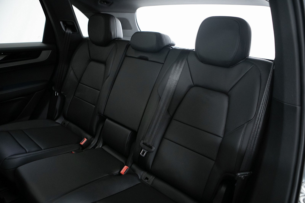 Thumbnail: 2026 Porsche Cayenne - 28