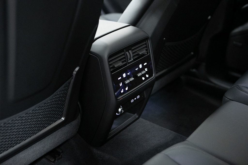 Thumbnail: 2026 Porsche Cayenne - 26