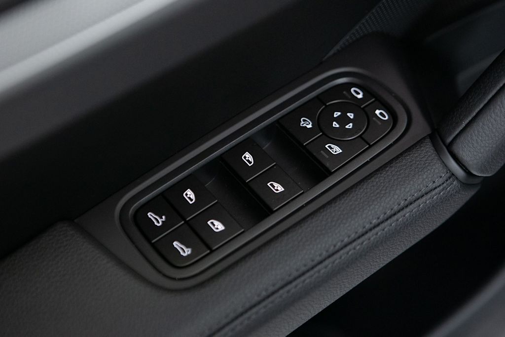 Thumbnail: 2026 Porsche Cayenne - 19