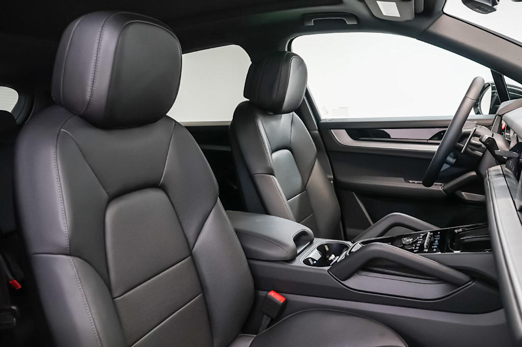 Thumbnail: 2026 Porsche Cayenne - 12