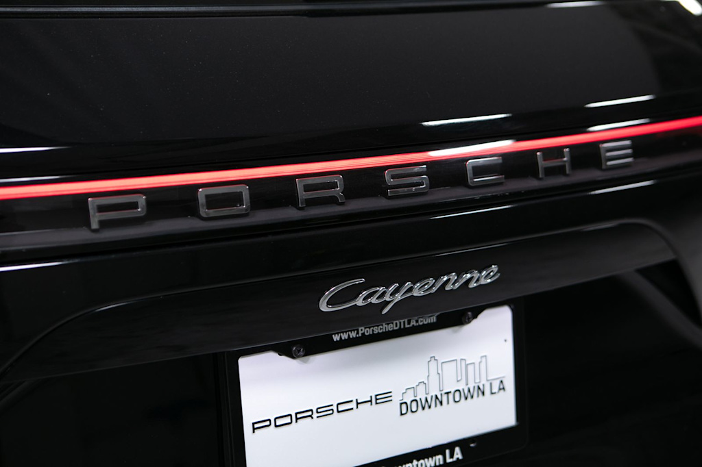 Thumbnail: 2023 Porsche Cayenne - 23