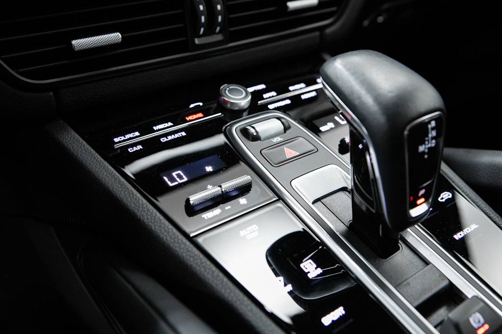 Thumbnail: 2023 Porsche Cayenne - 30