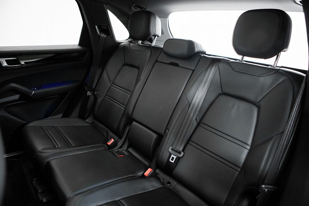 Thumbnail: 2023 Porsche Cayenne - 37