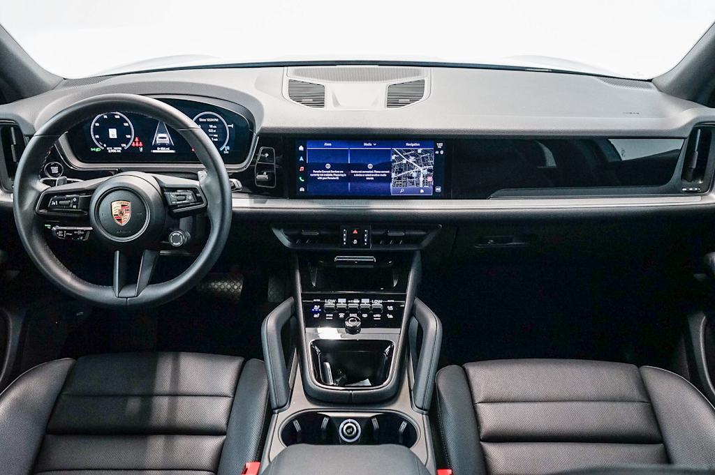 Thumbnail: 2026 Porsche Cayenne - 10