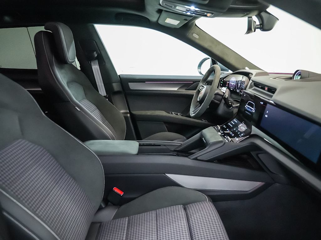 Thumbnail: 2026 Porsche Cayenne - 10