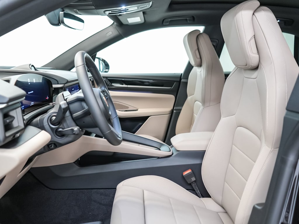 Thumbnail: 2026 Porsche Macan - 26