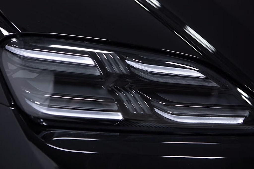 Thumbnail: 2025 Porsche Macan - 19