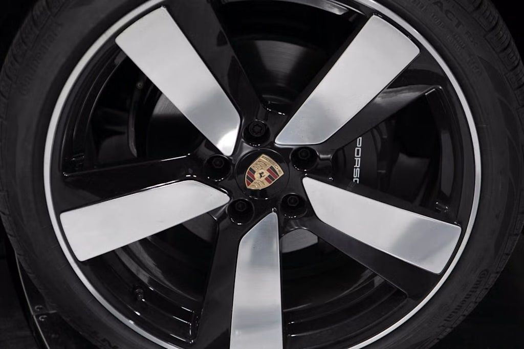 Thumbnail: 2025 Porsche Macan - 12