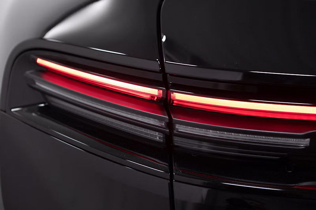 Thumbnail: 2025 Porsche Macan - 21