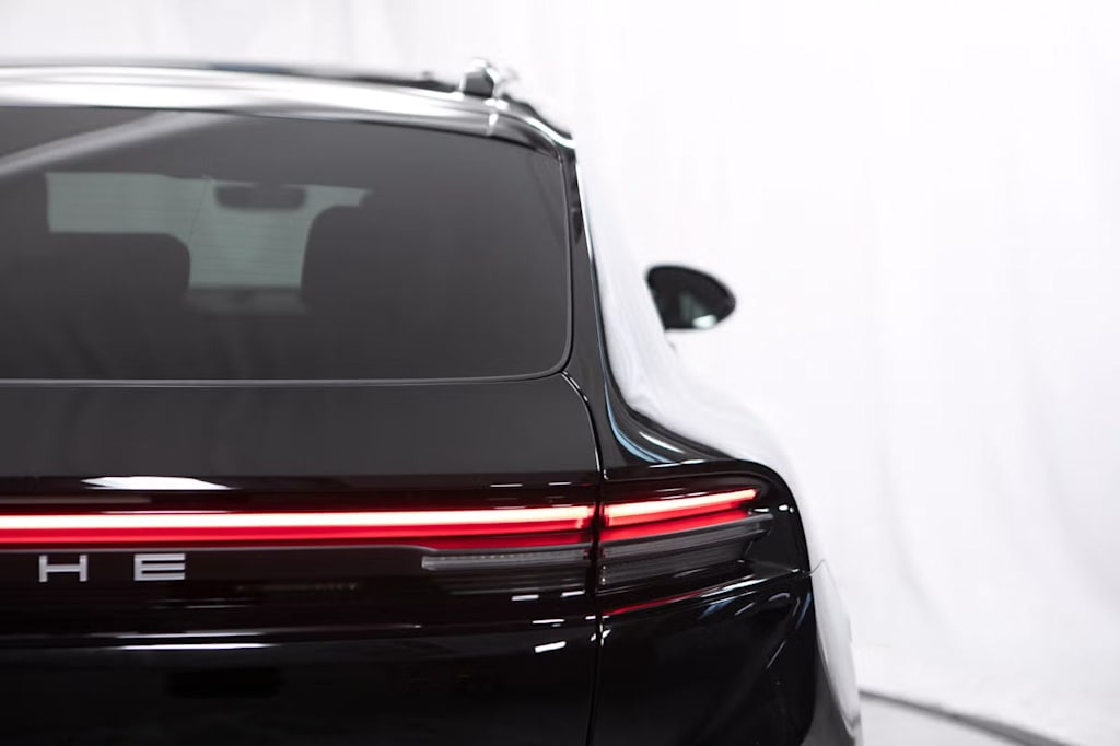 Thumbnail: 2025 Porsche Macan - 24