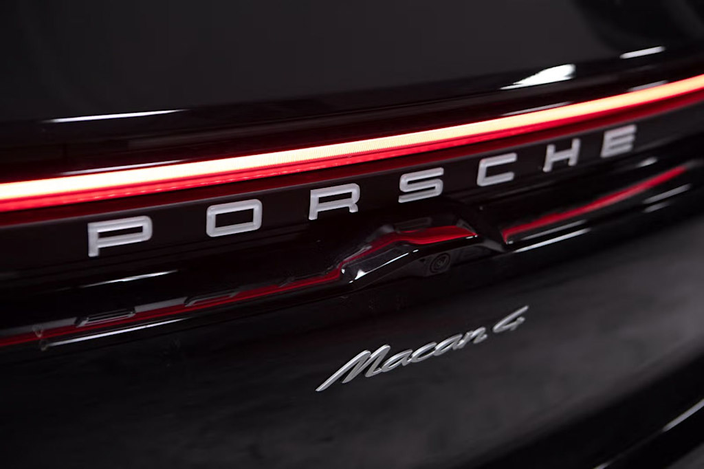 Thumbnail: 2025 Porsche Macan - 22