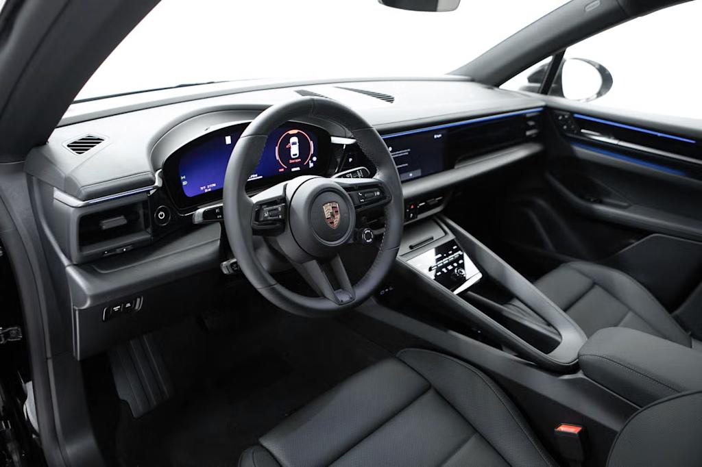Thumbnail: 2025 Porsche Macan - 2