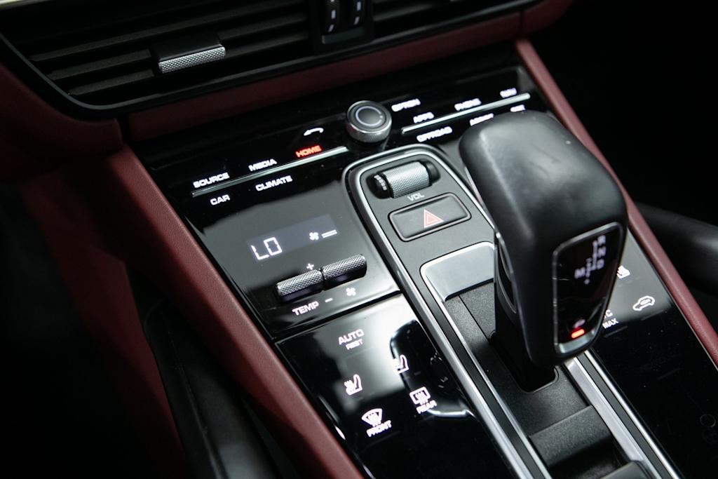 Thumbnail: 2022 Porsche Cayenne - 31