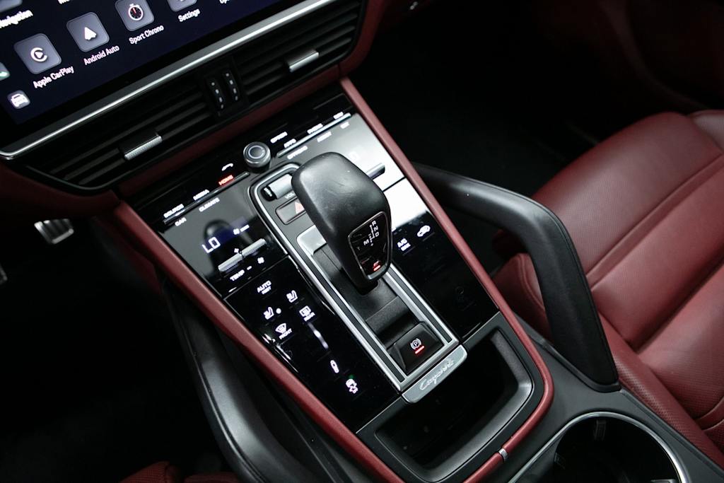 Thumbnail: 2022 Porsche Cayenne - 30