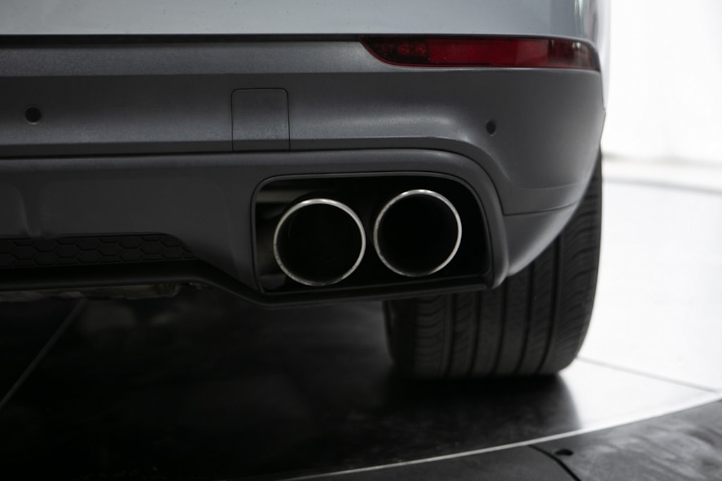 Thumbnail: 2022 Porsche Cayenne - 36