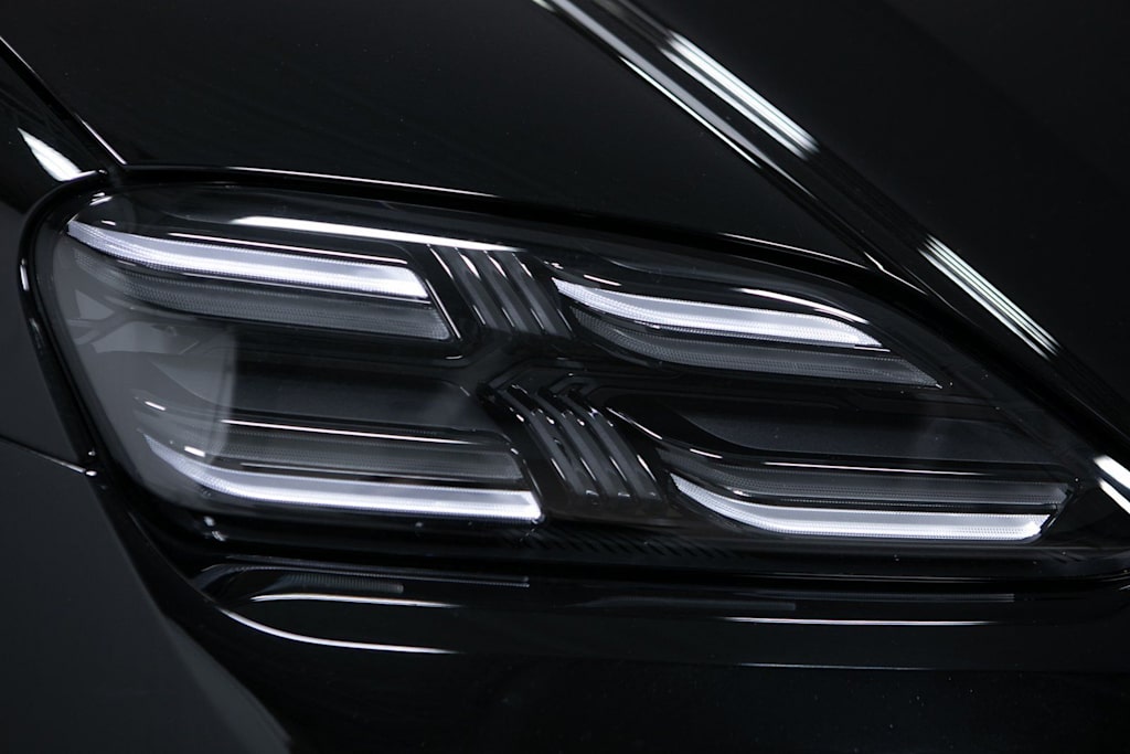 Thumbnail: 2025 Porsche Macan - 7