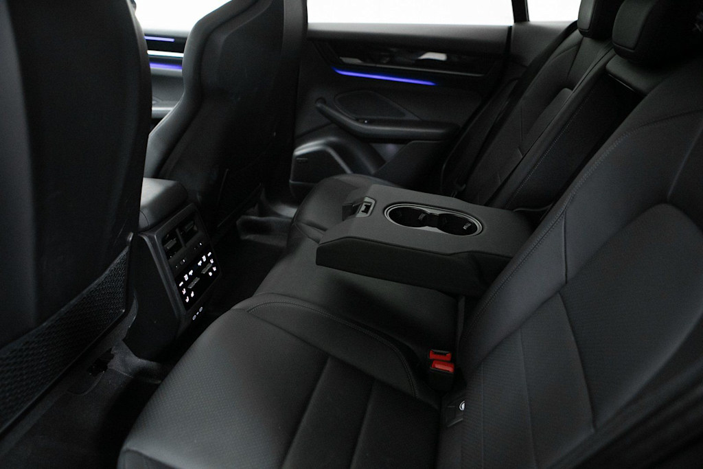 Thumbnail: 2025 Porsche Macan - 31