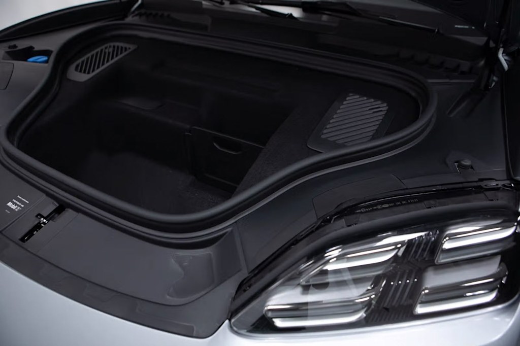 Thumbnail: 2026 Porsche Macan - 39
