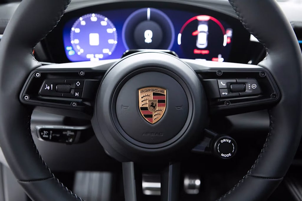 Thumbnail: 2026 Porsche Macan - 21