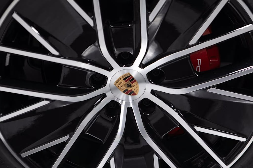 Thumbnail: 2026 Porsche Macan - 7