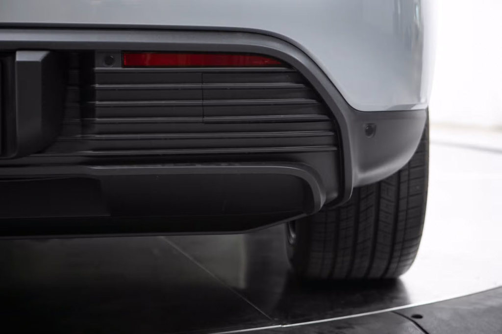 Thumbnail: 2026 Porsche Macan - 25