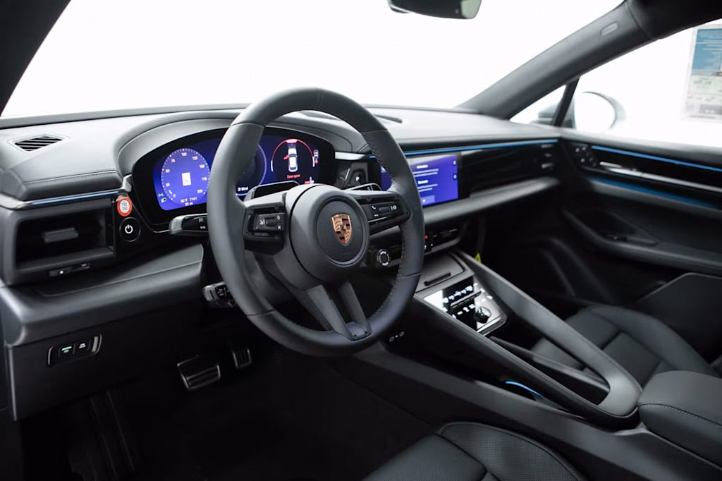 Thumbnail: 2026 Porsche Macan - 2