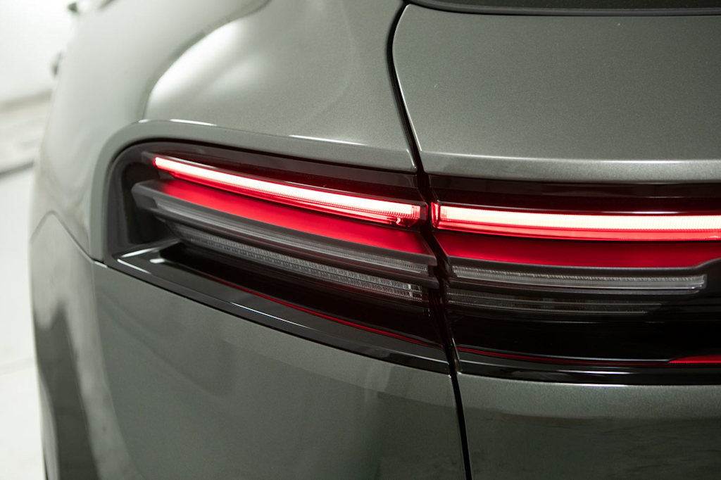 Thumbnail: 2026 Porsche Macan - 21