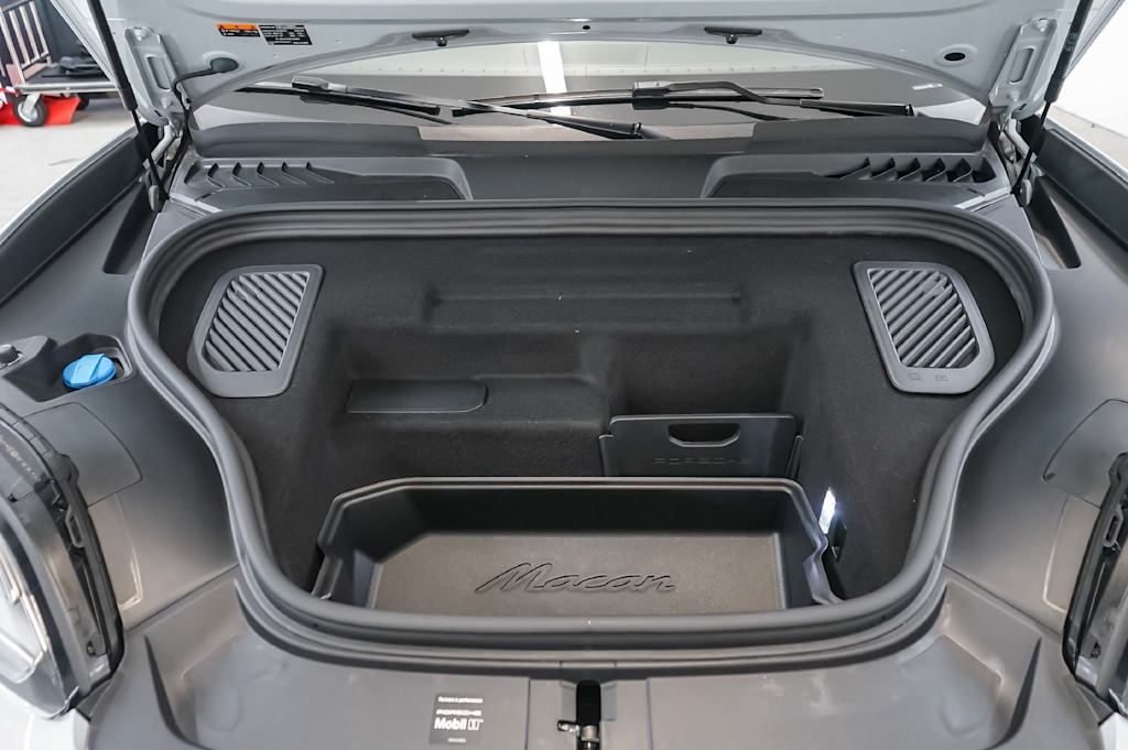 Thumbnail: 2025 Porsche Macan - 33