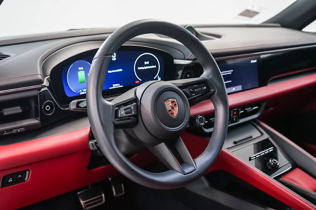 Thumbnail: 2025 Porsche Macan - 2