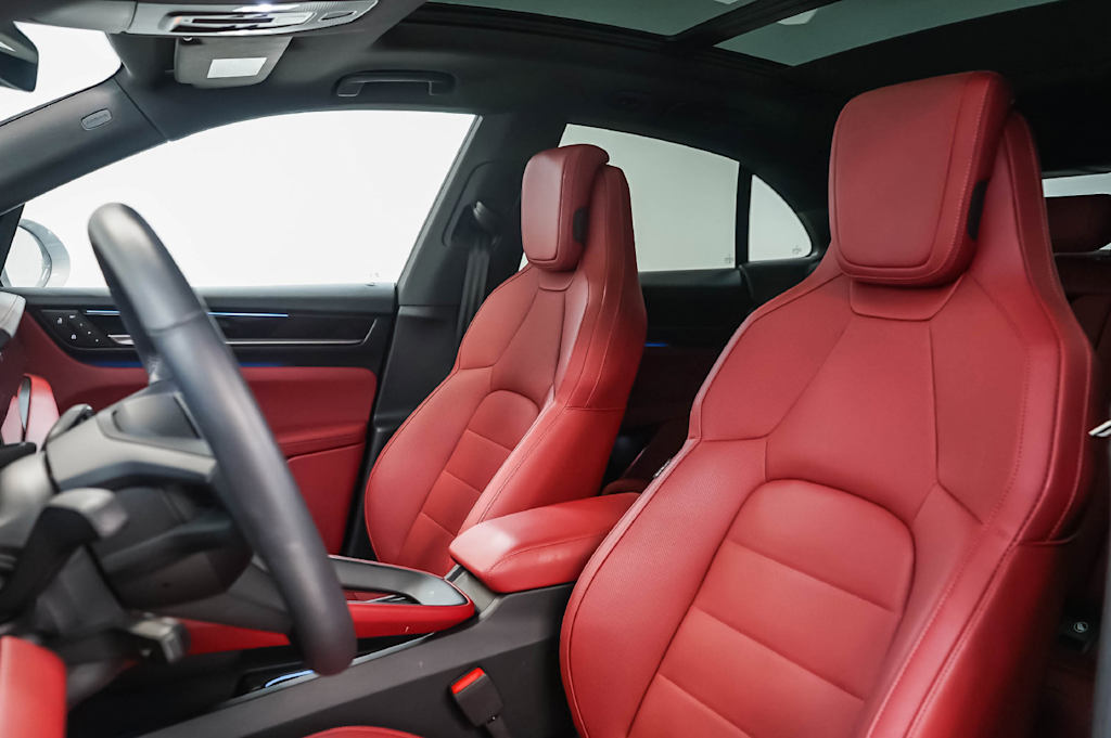 Thumbnail: 2025 Porsche Macan - 10