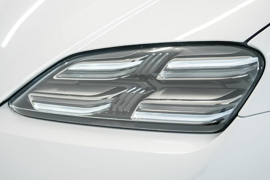 Thumbnail: 2025 Porsche Macan - 23