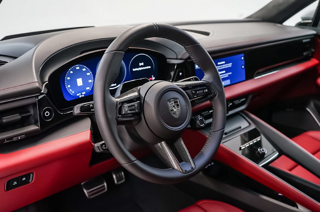 Thumbnail: 2026 Porsche Macan - 2
