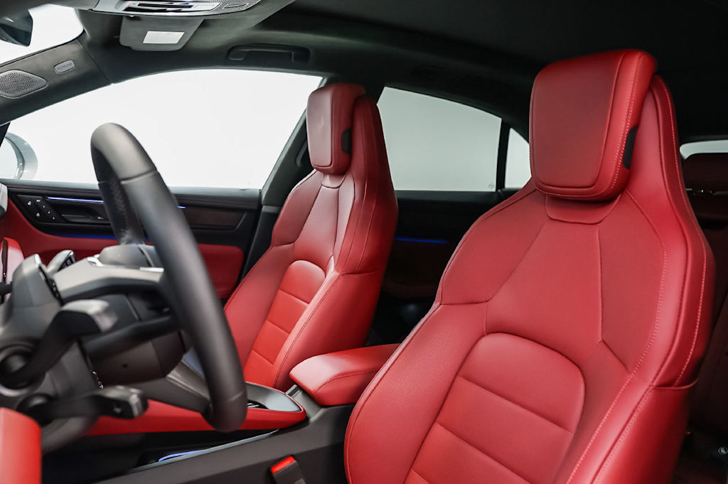 Thumbnail: 2026 Porsche Macan - 9
