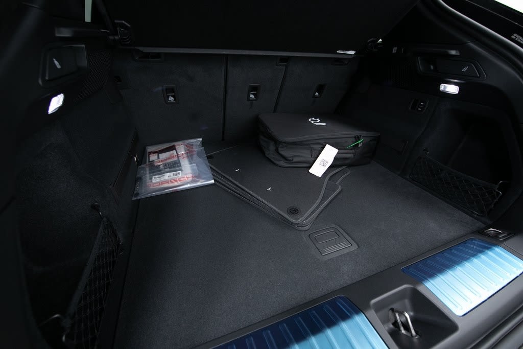 Thumbnail: 2025 Porsche Macan - 8