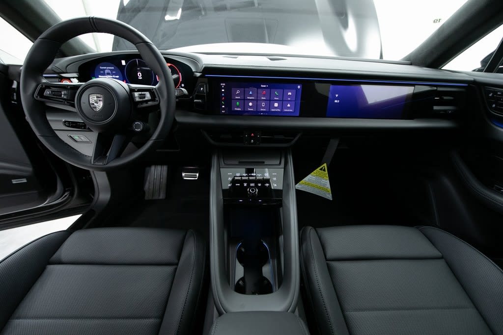 Thumbnail: 2025 Porsche Macan - 9